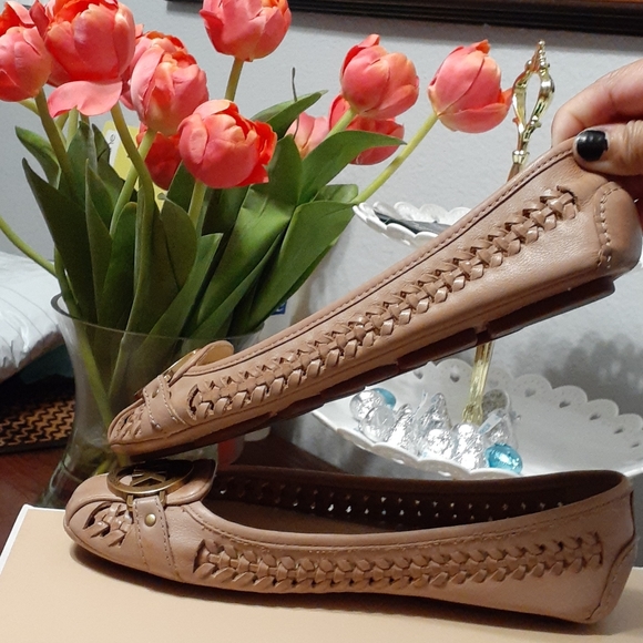 RARE Michael Kors Leather Loafers - Picture 5 of 5